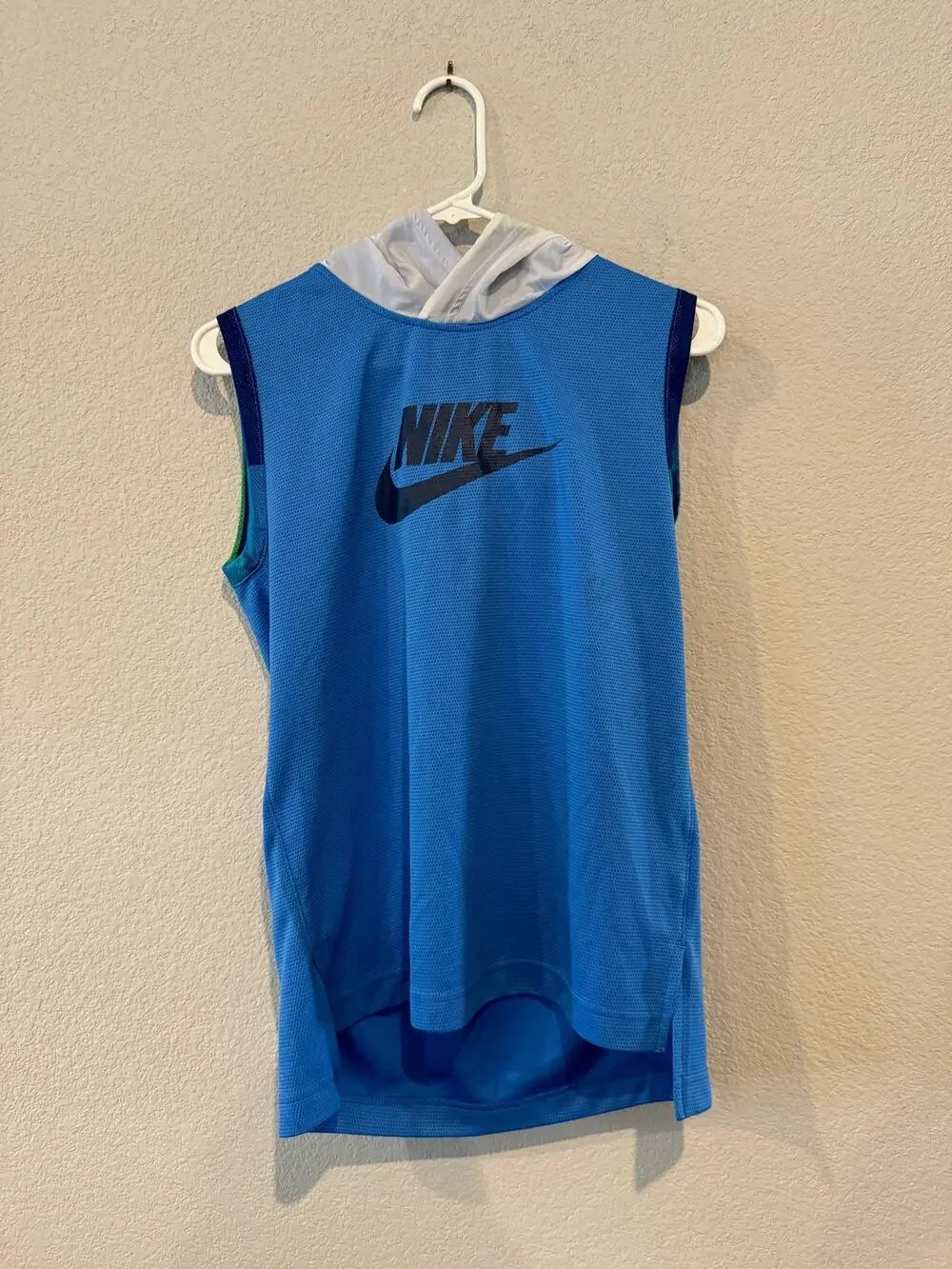 Nike Boys Tank Top Size XL Kids Sleeveless Athletic Shirt